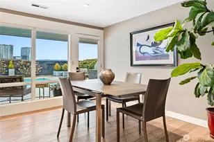 9829 Hilltop Rd, Bellevue, WA 98004 - Photo 15