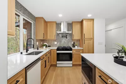 10500 NE 136th Place, Kirkland, WA 98034 - Photo 9