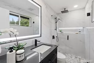 10500 NE 136th Pl, Kirkland, WA 98034 - Photo 13