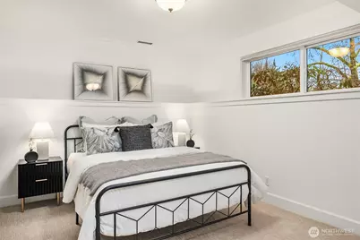 10702 35th Avenue NE, Seattle, WA 98125 - Photo 29