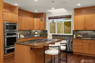 10702 35th Ave NE, Seattle, WA 98125 - Photo 13