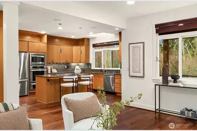 10702 35th Avenue NE, Seattle, WA 98125 - Photo 9