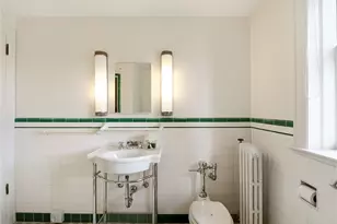 1223 Spring St, Seattle, WA 98104 - Photo 25