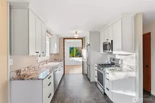 1411 5th St, Anacortes, WA 98221 - Photo 11