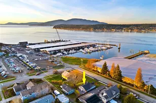 1411 5th St, Anacortes, WA 98221 - Photo 3