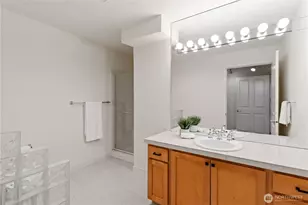 300 110th Ave NE, Bellevue, WA 98004 - Photo 23