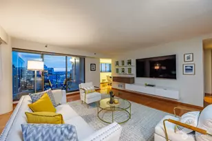 1120 Spring St, Seattle, WA 98104 - Photo 3