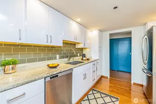 1120 Spring St, Seattle, WA 98104 - Photo 9