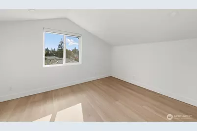 11738 Phinney Avenue N #A, Seattle, WA 98133 - Photo 25