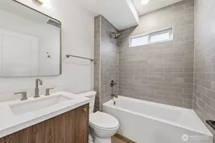 11738 Phinney Ave N, Seattle, WA 98133 - Photo 35