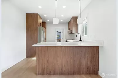 11738 Phinney Avenue N #A, Seattle, WA 98133 - Photo 15