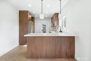 11738 Phinney Ave N, Seattle, WA 98133 - Photo 15