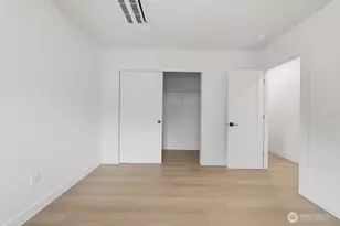 11738 Phinney Ave N, Seattle, WA 98133 - Photo 33