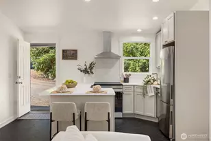 1574 NE Park View Dr, Bainbridge Island, WA 98110 - Photo 11