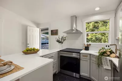 1574 NE Park View Drive #1, Bainbridge Island, WA 98110 - Photo 13