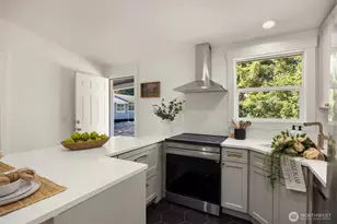 1574 NE Park View Dr, Bainbridge Island, WA 98110 - Photo 13