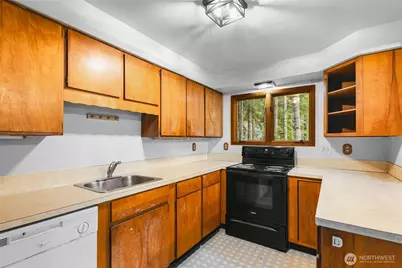 17118 Riverview Way E, Enumclaw, WA 98022 - Photo 13