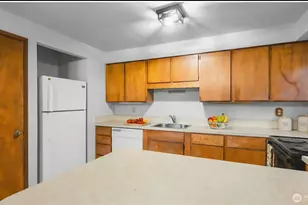 17118 Riverview Way E, Enumclaw, WA 98022 - Photo 11