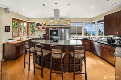 14740 SE 56th Street, Bellevue, WA 98006 - Photo 9