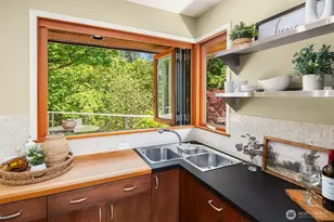 14740 SE 56th St, Bellevue, WA 98006 - Photo 9