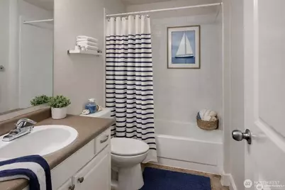 15244 SE 43rd Street #C202, Bellevue, WA 98006 - Photo 19