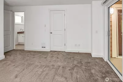 15244 SE 43rd Street #C202, Bellevue, WA 98006 - Photo 17