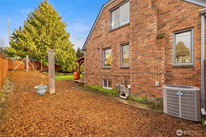 7558 12th Avenue NW, Seattle, WA 98117 - Photo 35