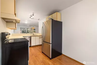 170 Newport Way NW #D32, Issaquah, WA 98027 - Photo 15