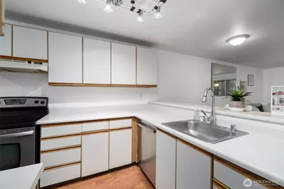 170 Newport Way NW #D32, Issaquah, WA 98027 - Photo 11