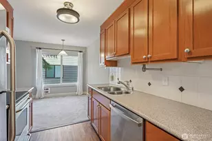 8025 234th Street SW, Edmonds, WA 98026 - Photo 9