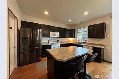 680 NE Nantucket Street, Bremerton, WA 98310 - Photo 3