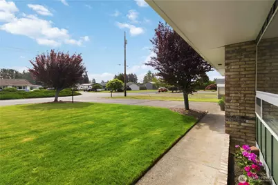 1209 Fieldcrest Avenue, Centralia, WA 98531 - Photo 3