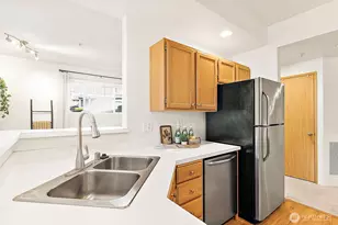 4710 Mill Pond Dr SE, Auburn, WA 98092 - Photo 3