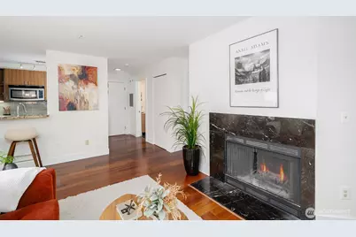 711 E Denny Way #306, Seattle, WA 98122 - Photo 3