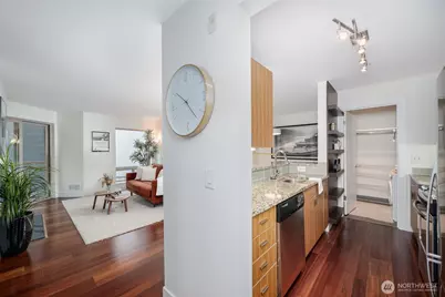 711 E Denny Way #306, Seattle, WA 98122 - Photo 7