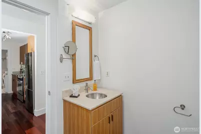 711 E Denny Way #306, Seattle, WA 98122 - Photo 17
