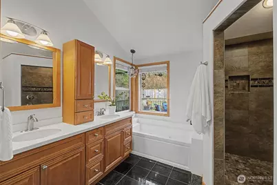 18519 Kenlake Place NE, Kenmore, WA 98028 - Photo 21