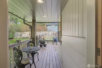 18519 Kenlake Place NE, Kenmore, WA 98028 - Photo 23