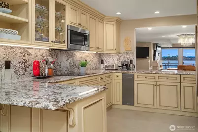 6363 Lake Washington Boulevard NE #203, Kirkland, WA 98033 - Photo 15