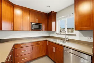 3017 W Government Way, Seattle, WA 98199 - Photo 15