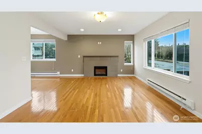 3017 W Government Way, Seattle, WA 98199 - Photo 9