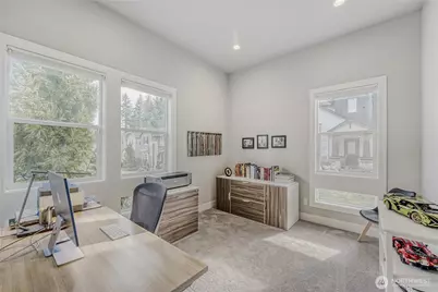 21811 SE 5th Place, Sammamish, WA 98074 - Photo 17