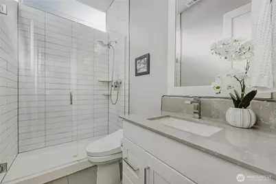 21811 SE 5th Place, Sammamish, WA 98074 - Photo 15