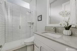 21811 SE 5th Pl, Sammamish, WA 98074 - Photo 15