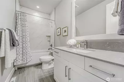 21811 SE 5th Place, Sammamish, WA 98074 - Photo 25