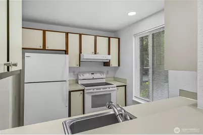 14424 NE 30th Place #29A, Bellevue, WA 98007 - Photo 7