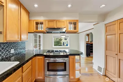 1600 27th Avenue, Seattle, WA 98122 - Photo 7