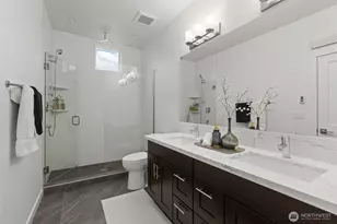 942 N 89th St, Seattle, WA 98103 - Photo 17