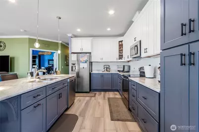 936 Mountain Villa Drive, Enumclaw, WA 98022 - Photo 9