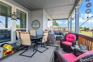 936 Mountain Villa Dr, Enumclaw, WA 98022 - Photo 3